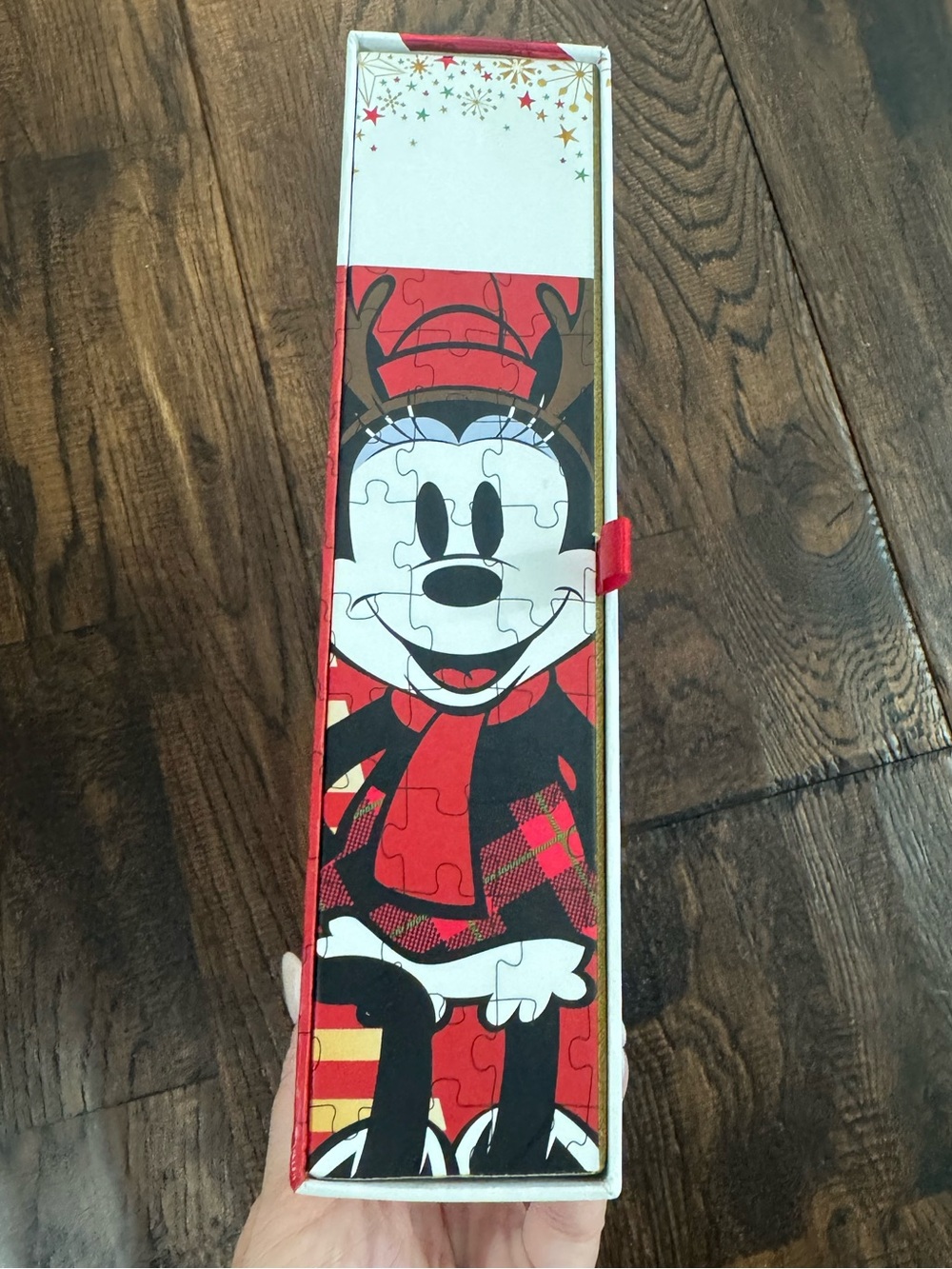 Disney Store Mickey Mouse Holiday 500 Piece Puzzle - Picture 10 of 14